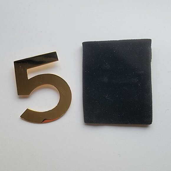 CHANEL classic gold number 5 brooch pin. 2.25" h x 1.5" w - Picture 5 of 8